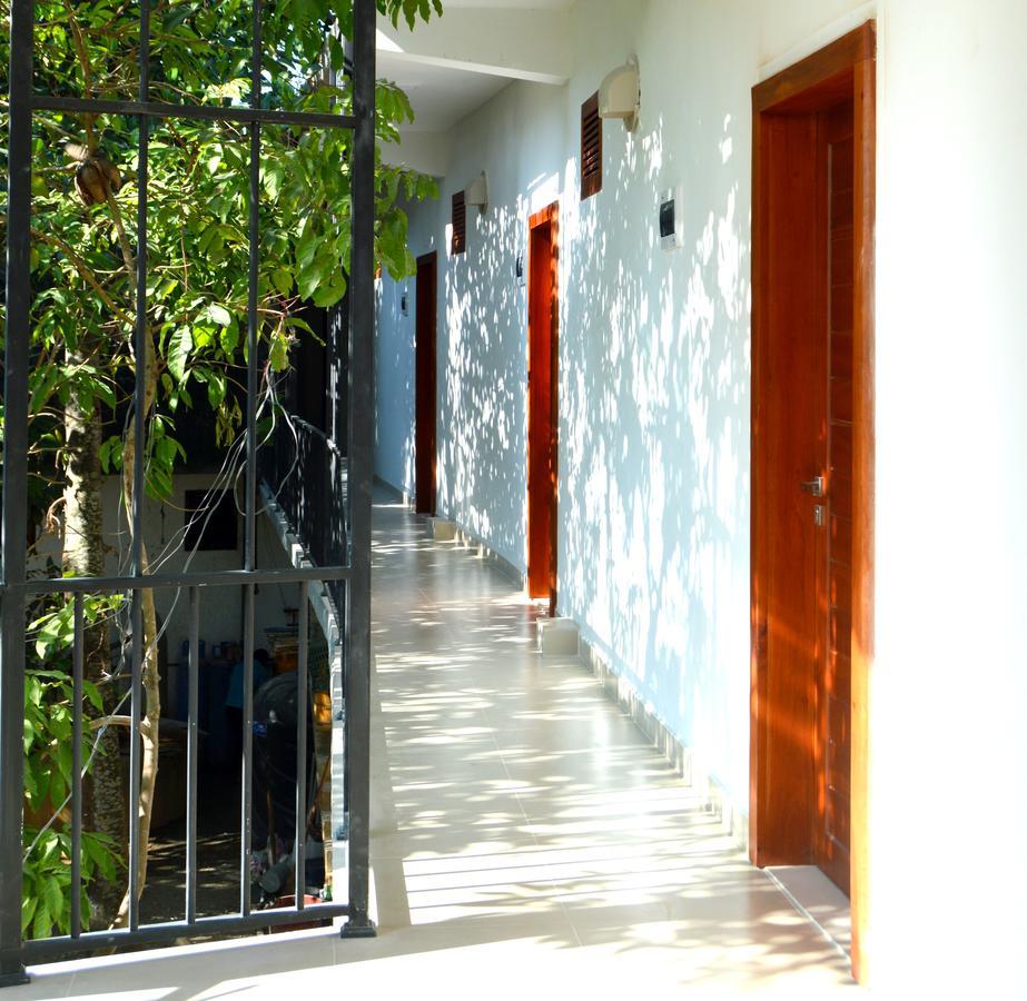 Cafe Pinnalanda Pinnawala  Buitenkant foto